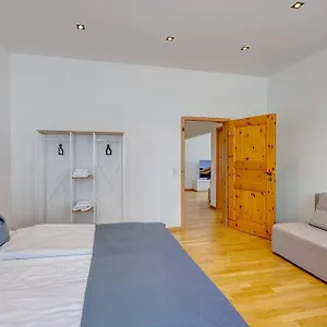 kaza-guesthouse-augsburg.getmunichhotels.com/